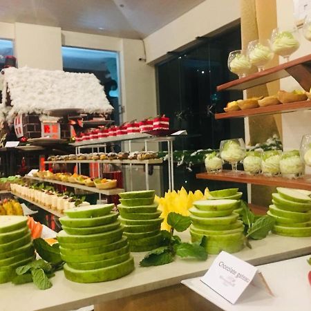 Rivendell Hotel Канди Екстериор снимка
